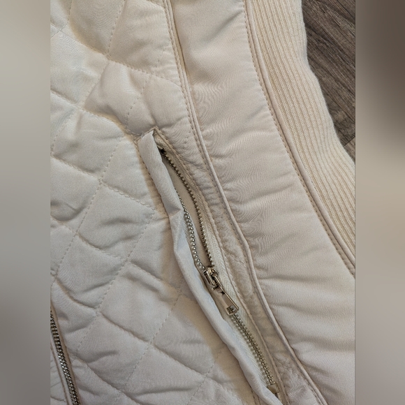 ZARA Women's Quilted Vest - Picture 6 of 6